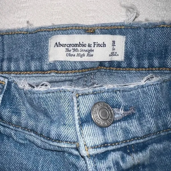 Abercrombie and Fitch 90s Distressed Straight Ultra High Rise Jeans - Image 6