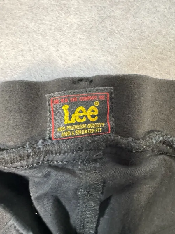 Lee Women's Black Cargo Bermuda Shorts Size 14 - Image 6