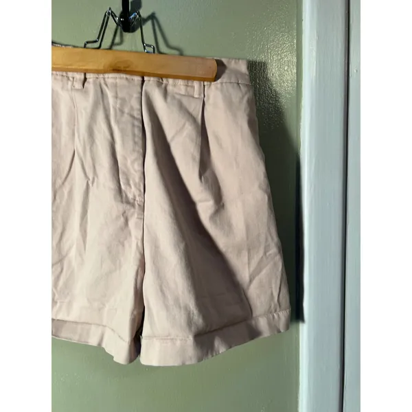 Primark Women's Size 4 High Waist Pleated Chino Shorts Light Baby Pink Stretch - Image 3