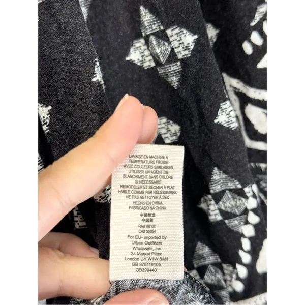 Free People Cropped‎ Top Washed Black Dazed Print Size Small Jersey Long Sleeve - Image 10