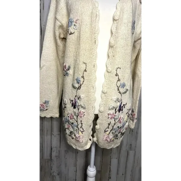 Vintage 80s Crystal Kobe Floral Embroidered‎ Knit Cardigan Beige Women's Medium - Image 2