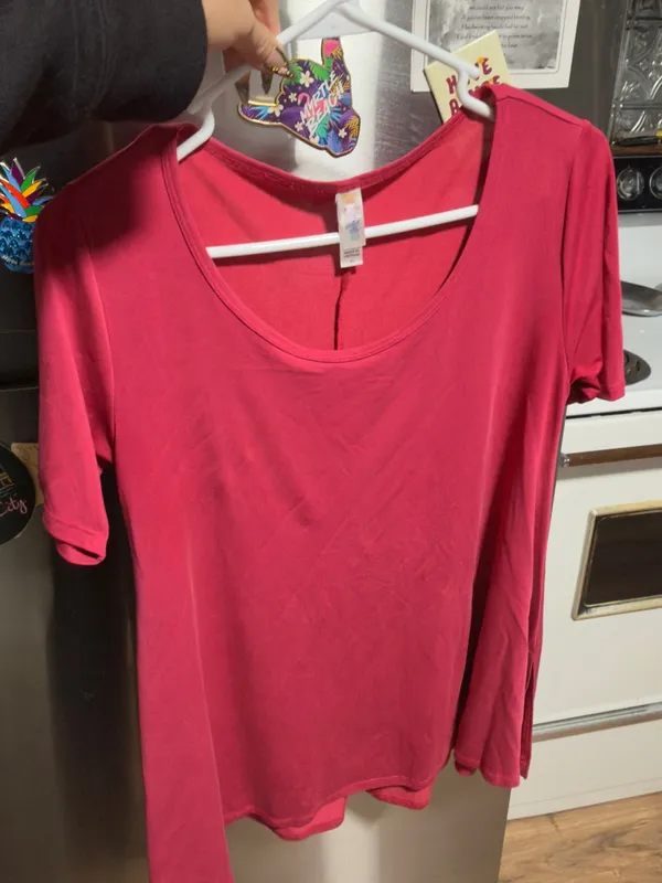 Lularoe Classic Scoop Neck Top - Image 3