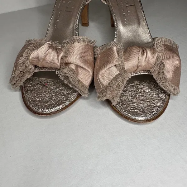 AGL Attilio Giusti Leombruni Women's Metallic Bow Ankle Strap Heels Size‎ 38 - Image 4