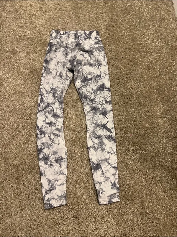 Lululemon wunder under high rise tight shibori 28” Sz 4 - Image 10