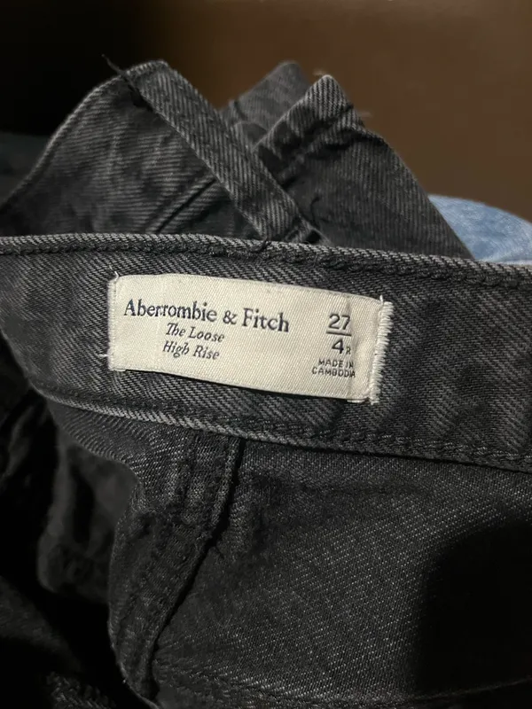 Abercrombie The Loose High Rise Jean - Image 6