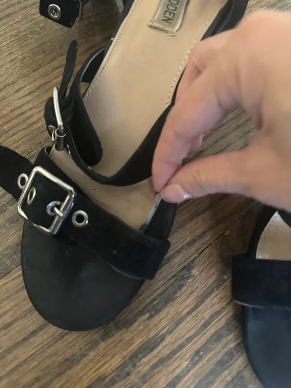 Steve Madden black rotating buckle block heel suede strappy sandal - Image 5