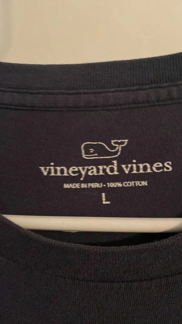 Vineyard Vines Size Large Navy And Pink Tee - Image 4