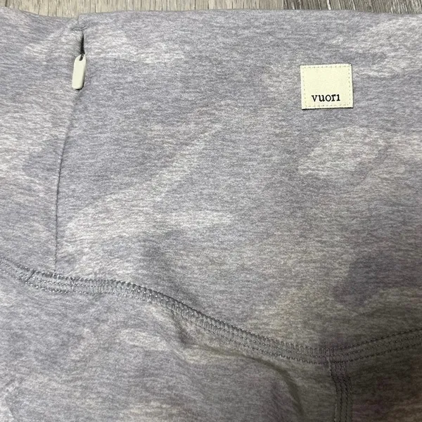 Vuori Clean Elevation Legging Gray Camo VW444 - Image 4