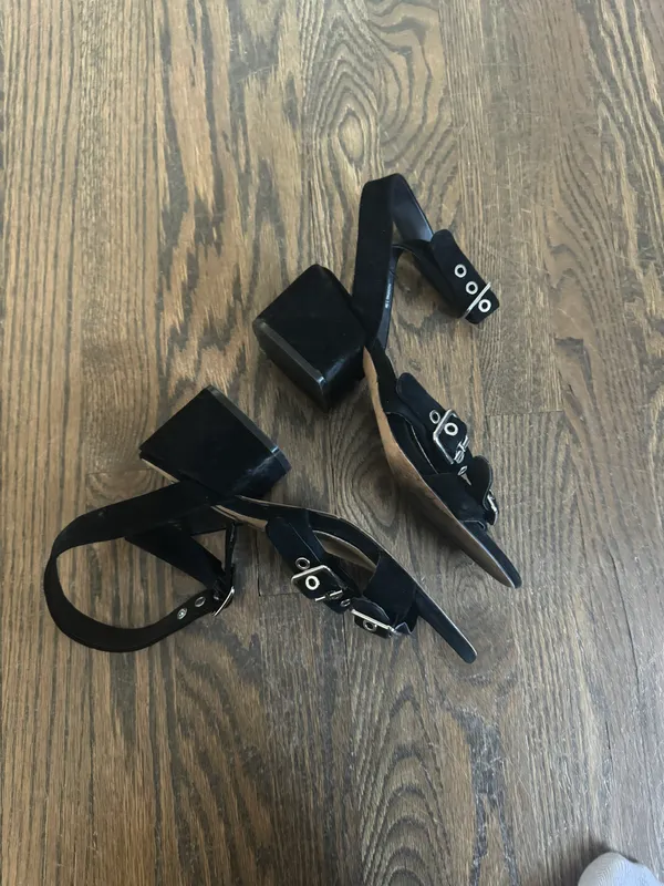 Steve Madden black rotating buckle block heel suede strappy sandal - Image 9