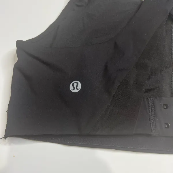 Lululemon size 8 sports bra. Hook and eye in the back up for it - Image 3