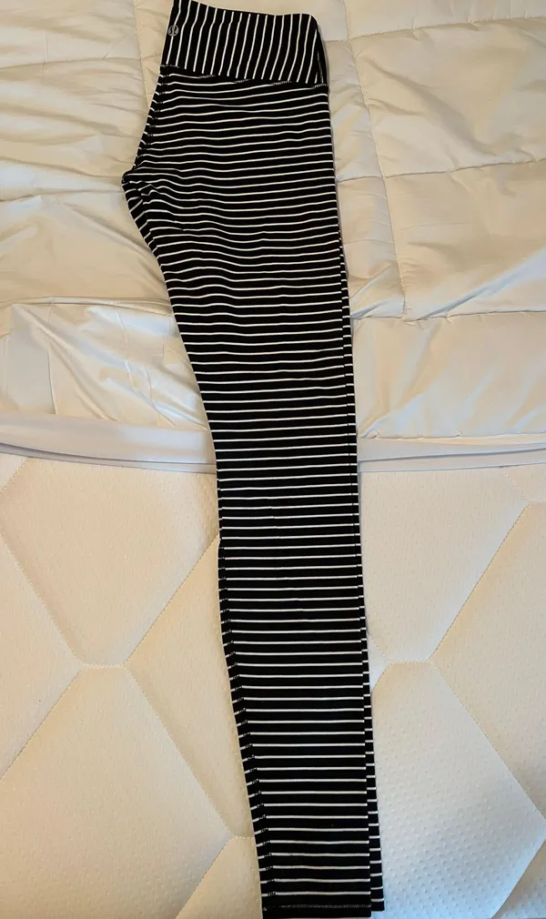 Wunder Under Leggings 28” - Image 2