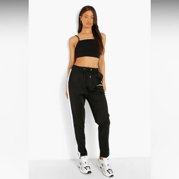 Boohoo Racer Neck Cotton Crop Top NWT Black Size US 8 Medium - Image 3