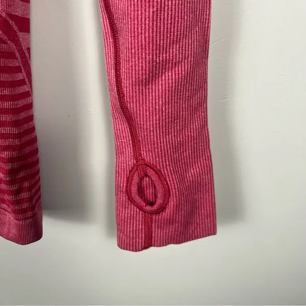 Lululemon Swiftly Tech Long Sleeve Crew Top in Heathered Berry Rumble Size 6 - Image 4