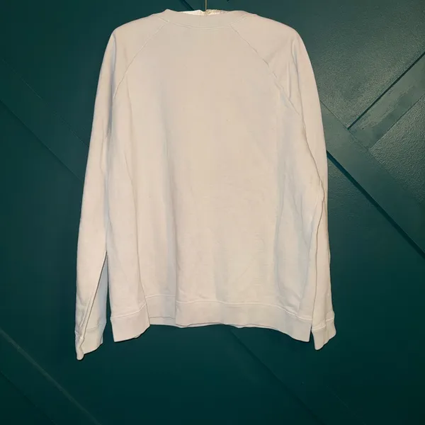 Nike White Crew Sweatshirt with Red Tag - Image 5