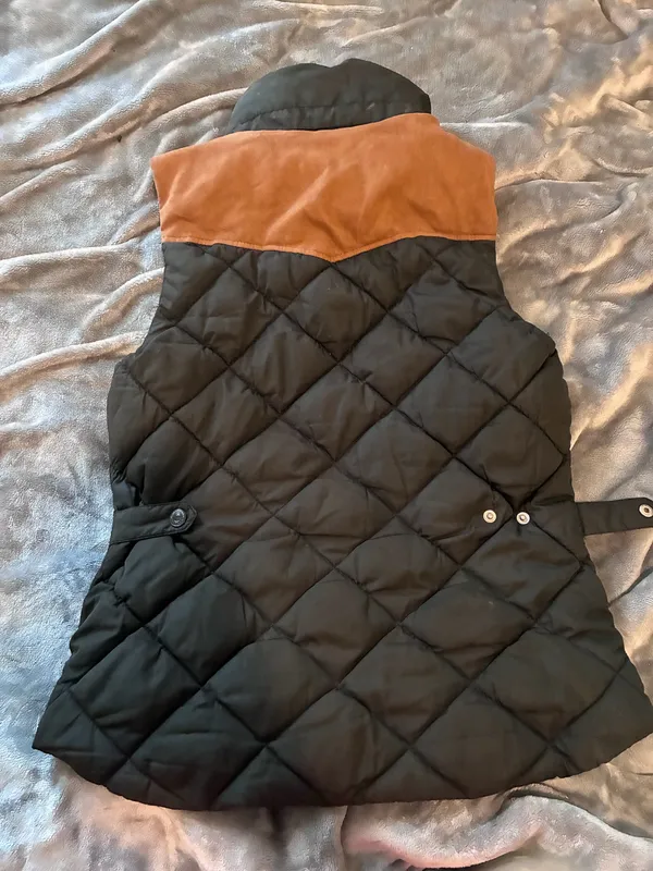 H&M L.O.G.G. (Label of Graded Goods) Women's Diamond Quilted Puffer Vest - Image 5