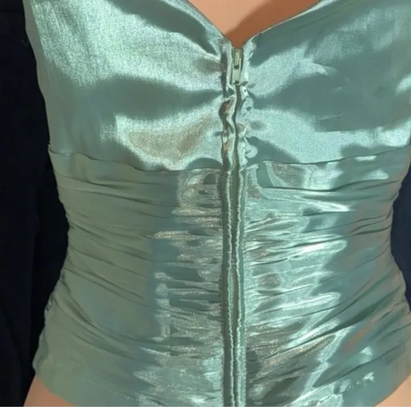Green fancy top - Image 4