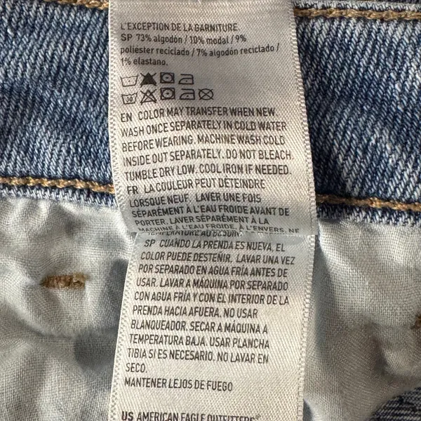 American Eagle SZ 8 SHORT Mom Jeans Distressed Zip-Fly Hi-Rise Zip-Fly Pockets - Image 10
