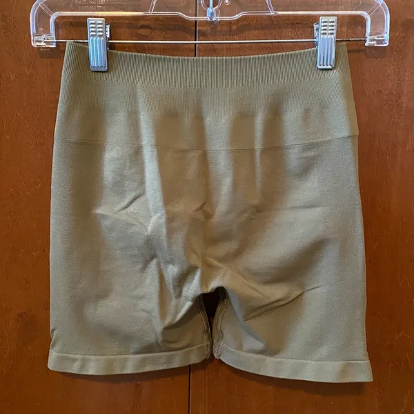 Alphalete Amplify Shorts - Image 2