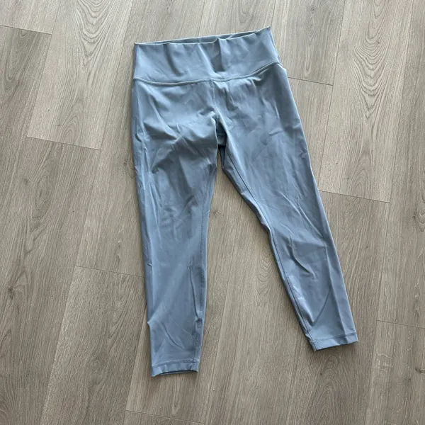 Lululemon align high rise crop light blue - Image 2