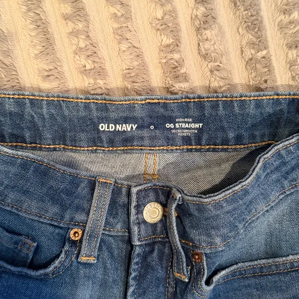 Old Navy OG Straight High-Rise Distressed Denim Shorts Size‎ 0 Cutoff Raw Hem - Image 3
