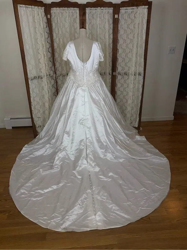 Beautiful Vintage 90s Mon Cheri White Satin Wedding Gown - Image 4