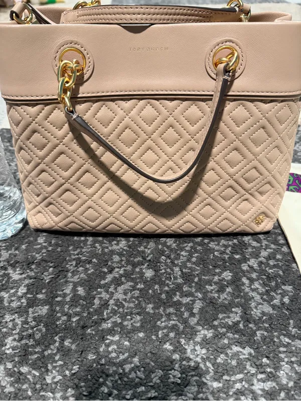Tory Burch Quilted Taupe Tote Bag with Gold Hardware - Image 2