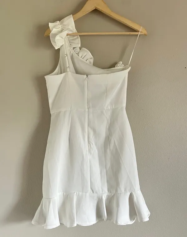 TCEC White Mini Dress Size Medium One Shoulder Strap - Image 2