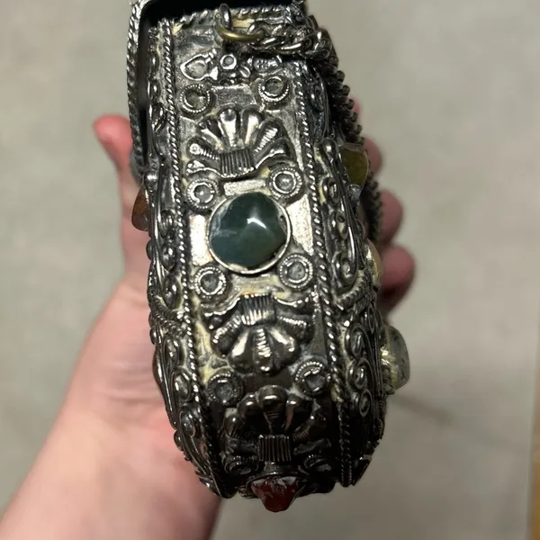 Vintage Sajai Metal Purse with Multicolor Agate Stones and Silver Chain Strap - Image 6