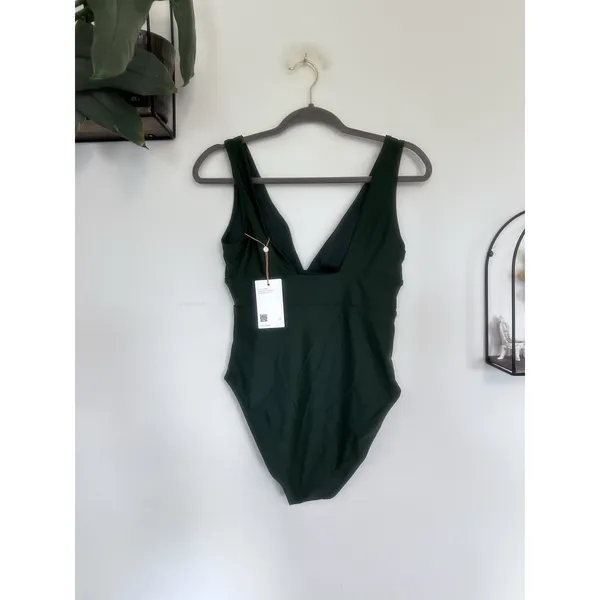 NWT Quince Palm Green Italian Plunge One-Piece Swimsuit Size Medium - Image 4
