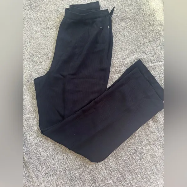Black Women's Knit Ankle Pants Size 10 - Image 3