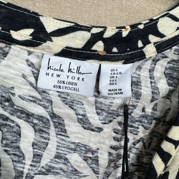 Nicole Miller Cream and Navy Blue Abstract Print Top V Neck Sleeveless Size L - Image 6
