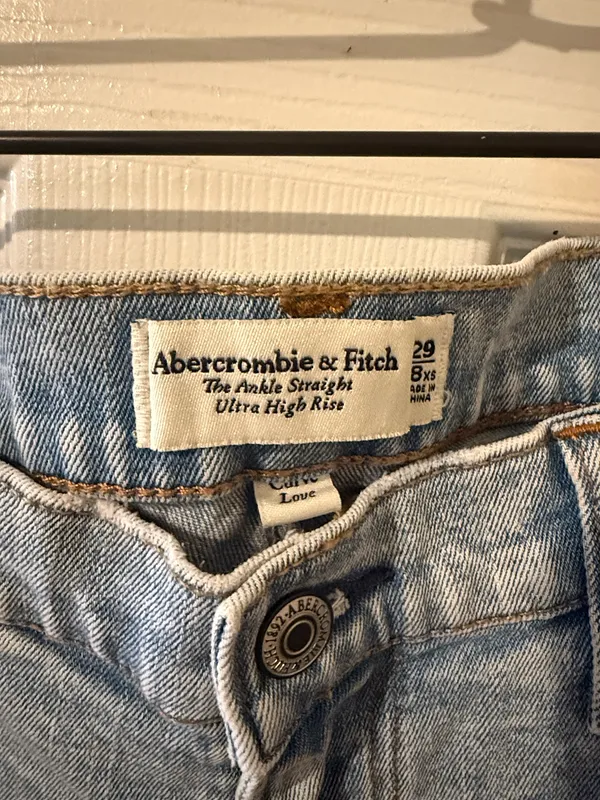 Abercrombie Curve Love Ultra High Rise Ankle Straight Jeans 29/8XS NWOT - Image 4