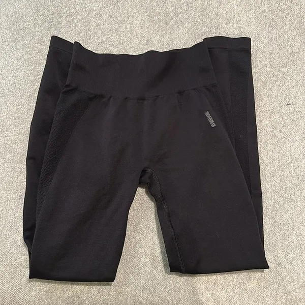 High waisted Gymshark Leggings , barely worn, no sigs or anything color black S - Image 5
