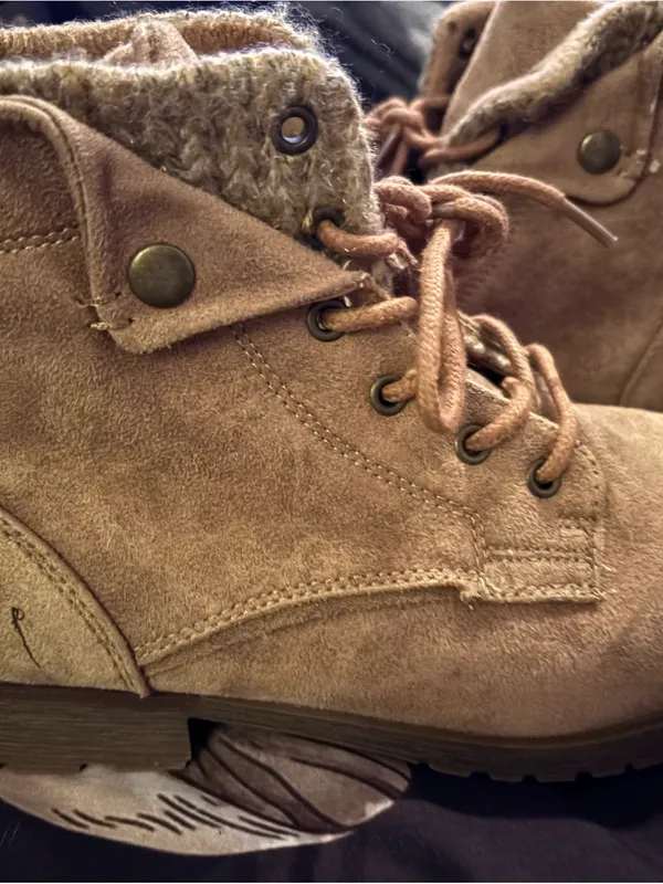 Rock & Candy by Zigi Suede Sherpa Lined Ankle Boots - Image 3