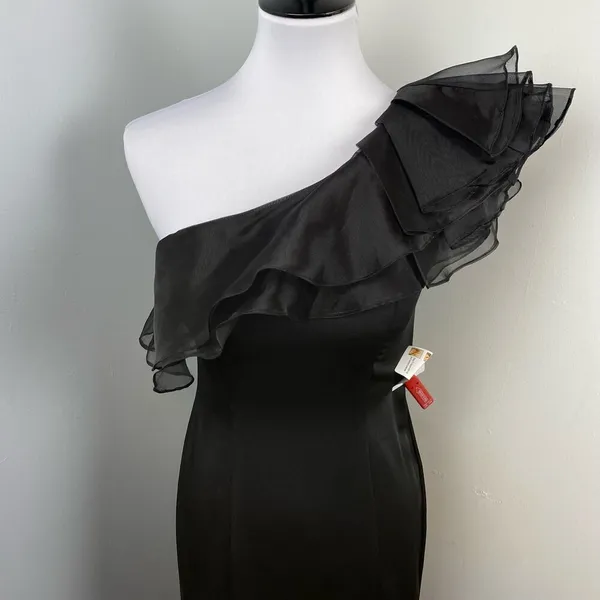 Mac Duggal Black High Slit One Shoulder Ruffle Evening Gown Size 4 $398 26372 - Image 4