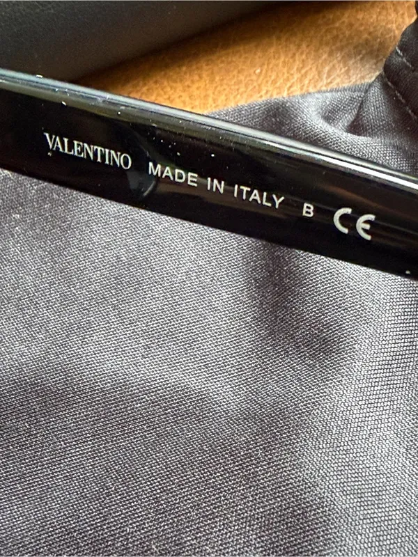 Valentino Women's VA4013 VA/4013 5001/87 Black Fashion Cat Eye Sunglasses 54mm - Image 7