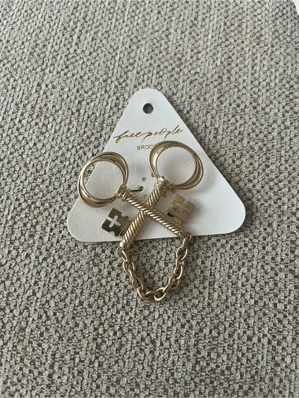 Free People Unlock Your Love Key Brooch‎ Pin Gold Chain Accent NWT 2.5"x2.5" - Image 2