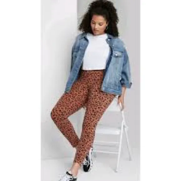 💕 Wild Fable Leopard Print Leggings Size Small - Image 2