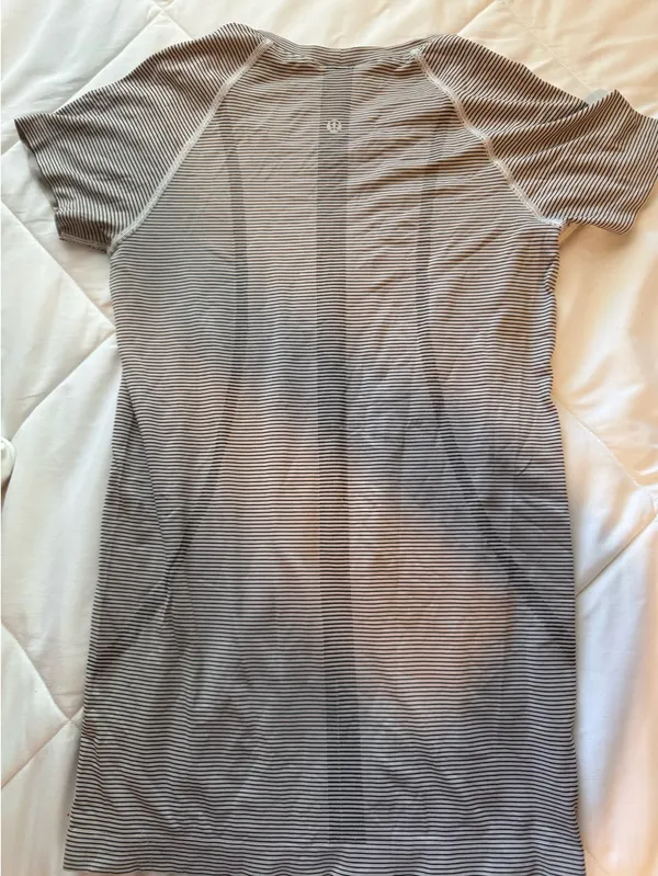 Lululemon Swiftly Tech Short Sleeve  - Image 3