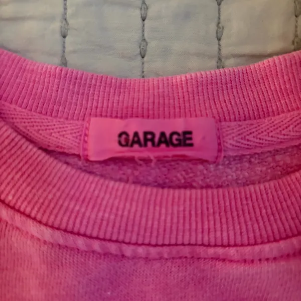 Garage Women's Pink Cropped Sweatshirt Size XS‎ EUC - Image 5