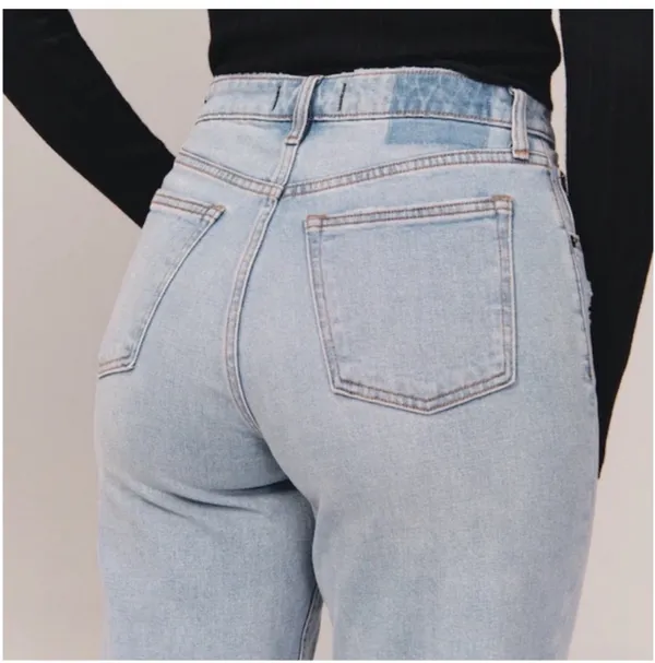Abercrombie Curve Love High-Rise Jeans - Image 2