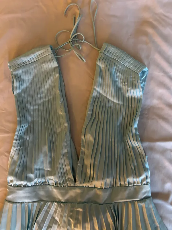 Abercrombie Plunge Pleated Mini Dress Medium NWT - Image 3
