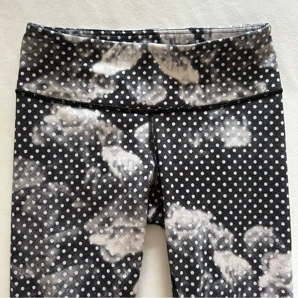 Lululemon - Black Polka-Dot Floral Cropped Leggings - Womens Size 4 - Image 4