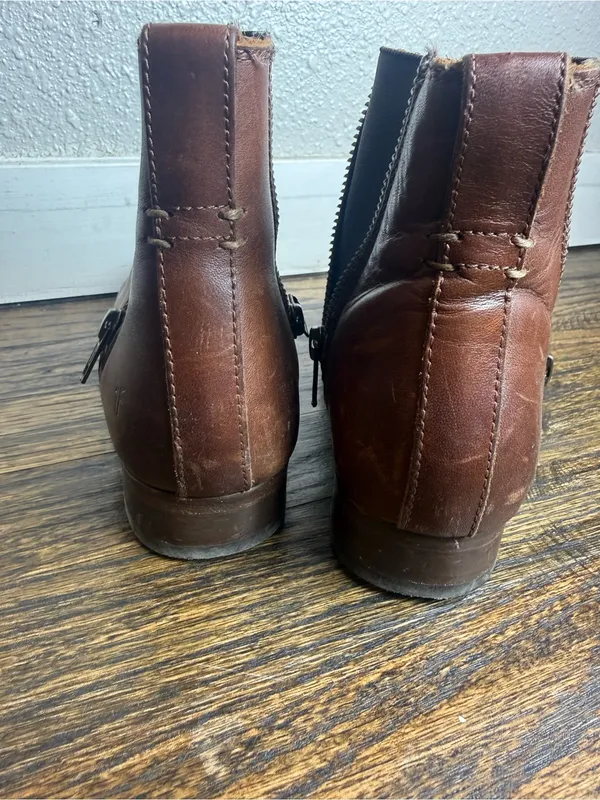 Frye Carly Zip Chelsea‎ Boots Women’s Brown Leather Ankle Booties Size 6.B - Image 5