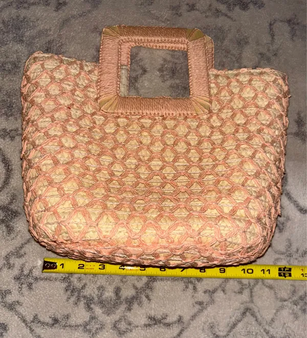 Small Light Pink Straw Tote Bag Double Handles Open Top. EUC Multiple - Image 6