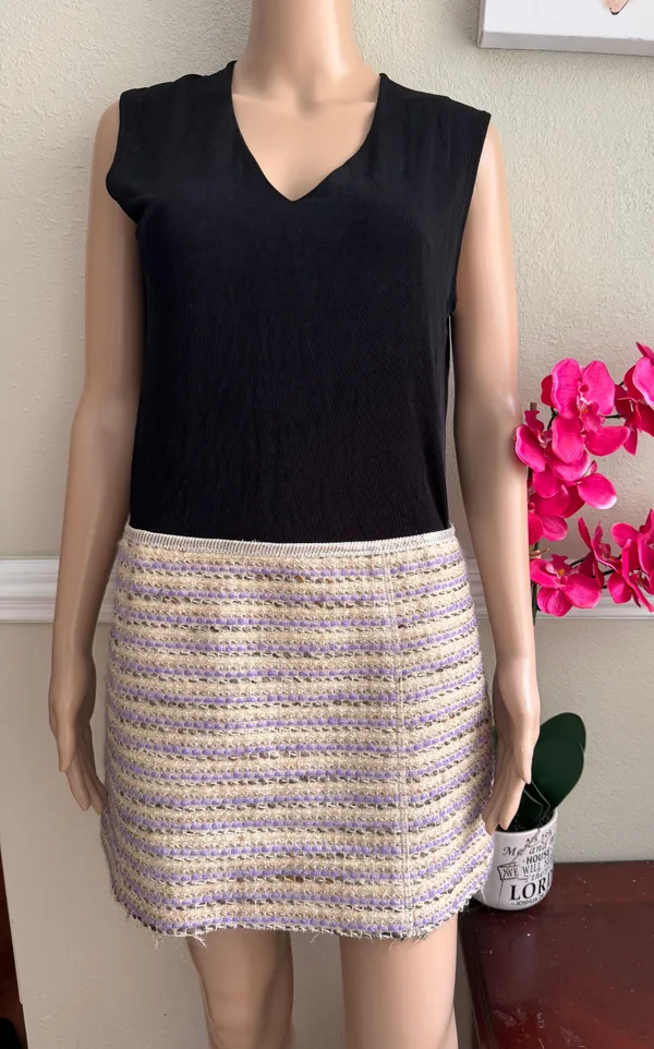 Marc Jacob’s Mini Skirt  - Image 6