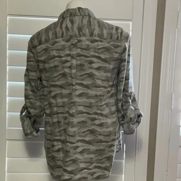 American Eagle Outfitters - Image 3