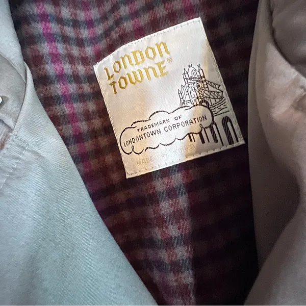 Vintage London Fog Tan Classic Trench Coat With Zip Liner - Image 9