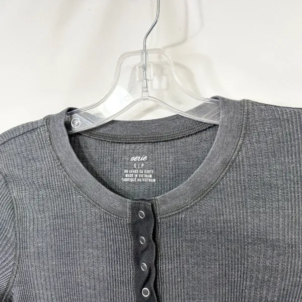 Aerie‎ Small Top Charcoal Gray Ribbed Waffle Knit Henley Long Sleeve Lounge 1469 - Image 5