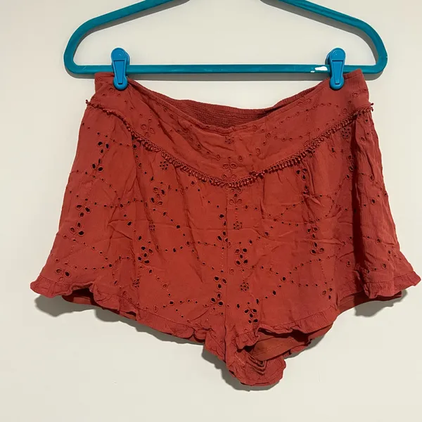 American Eagle red terracotta stretchy pull on shorts - Image 4